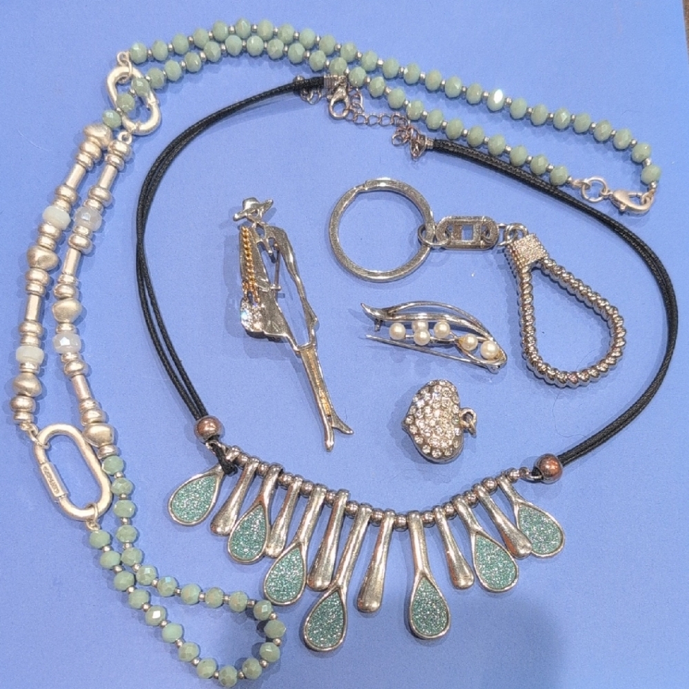 Silver and Green Necklace Set